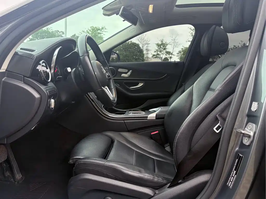 Mercedes-Benz C-Class 2018 — фото 15