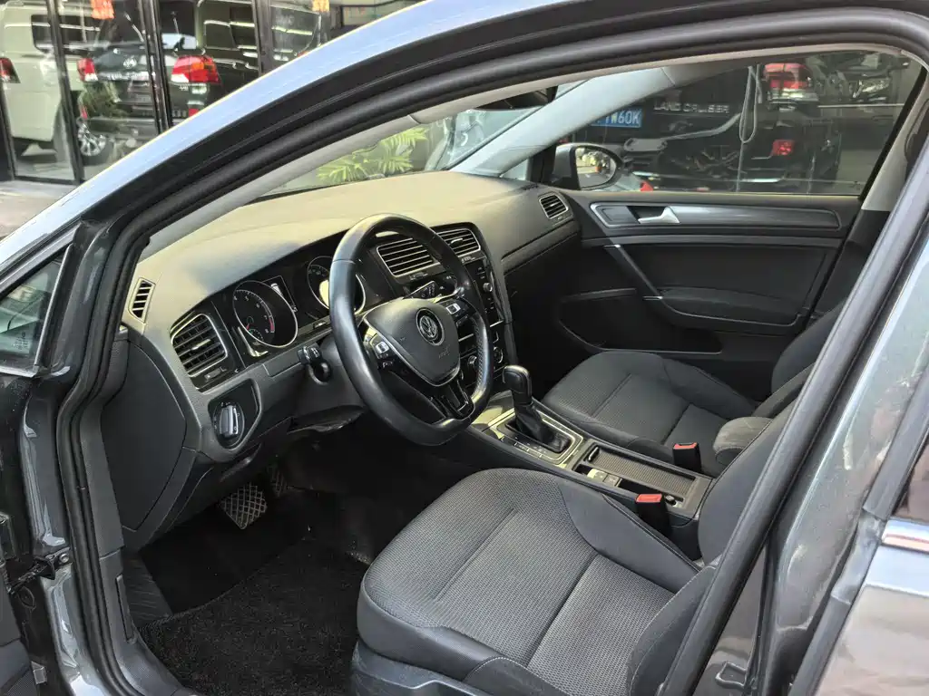 Volkswagen Golf 2020