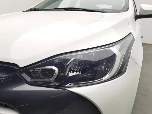 Toyota Yaris L 2022