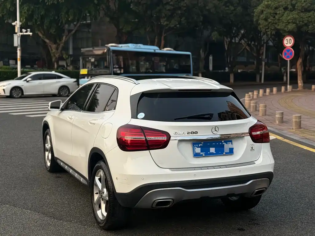Mercedes-Benz GLA 2018 — фото 9