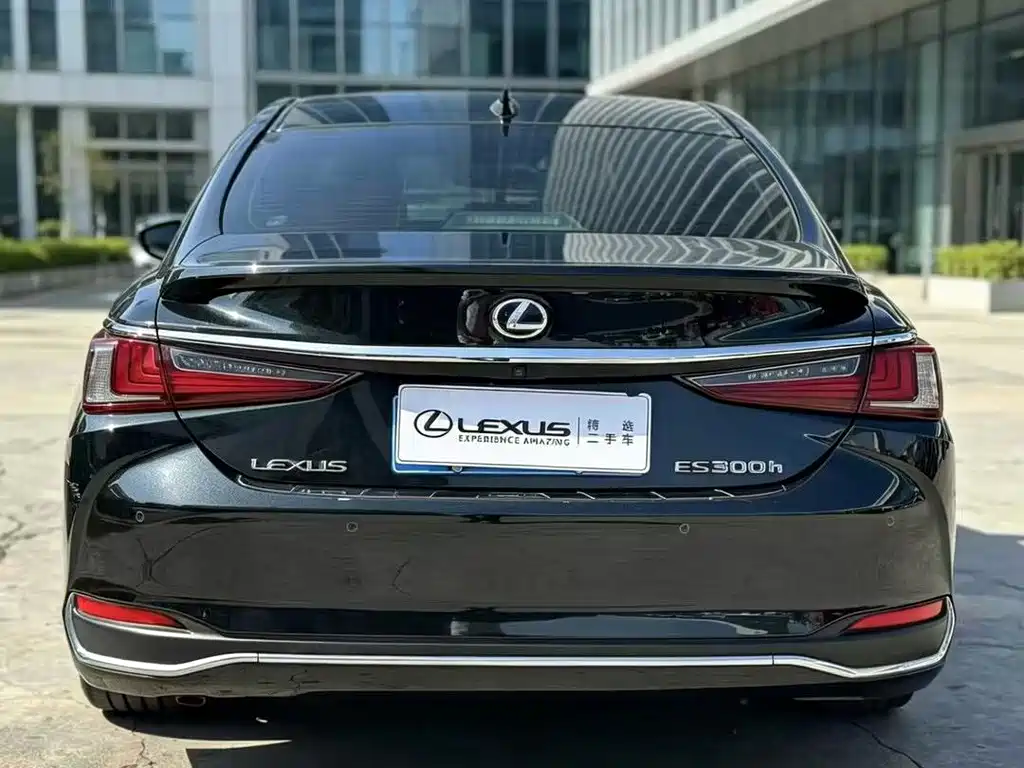 Lexus ES 2021 — фото 9
