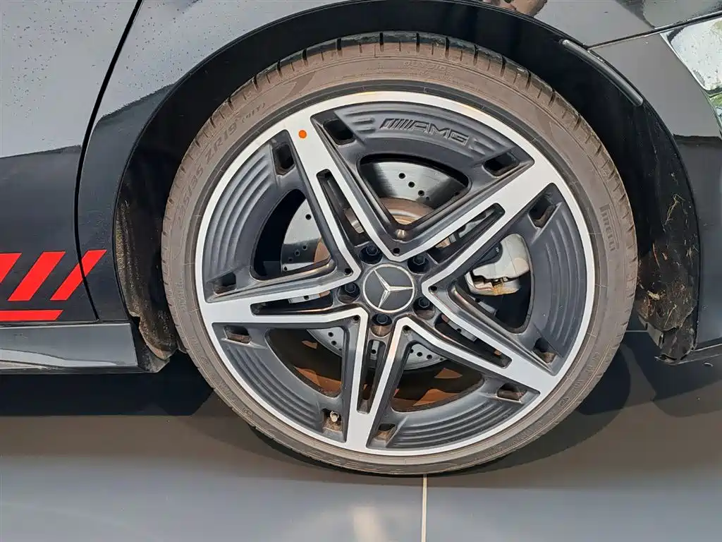 Mercedes-Benz A-Class AMG 2025 — фото 8