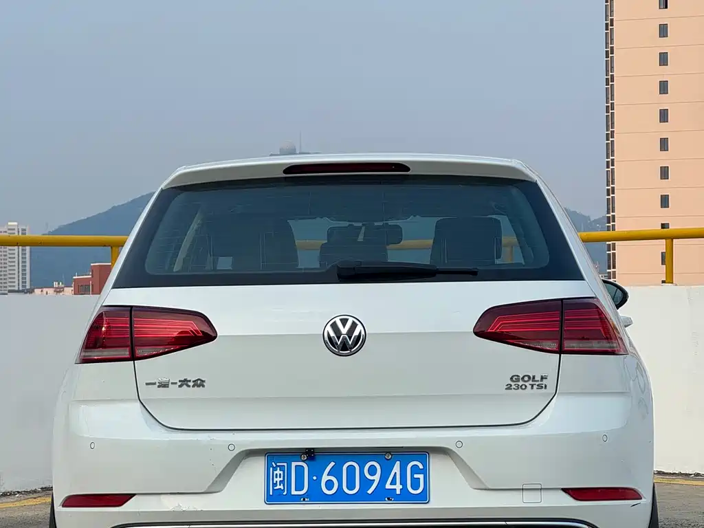 Volkswagen Golf 2018 — фото 10