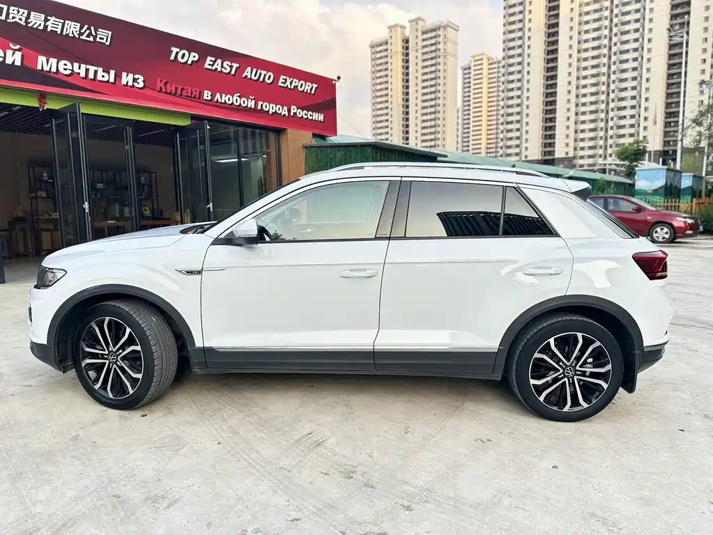Volkswagen T-Roc 2022 — фото 8