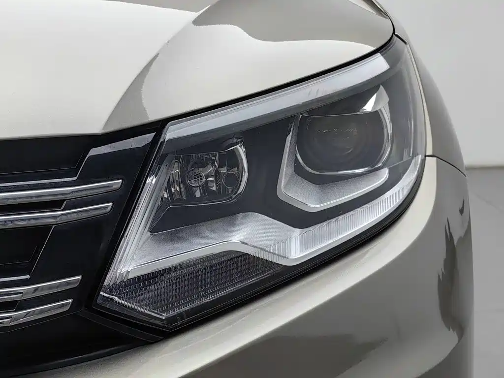 Volkswagen Tiguan 2015 — фото 7