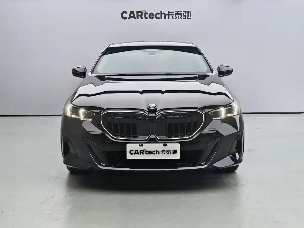 BMW 5 Series 2025