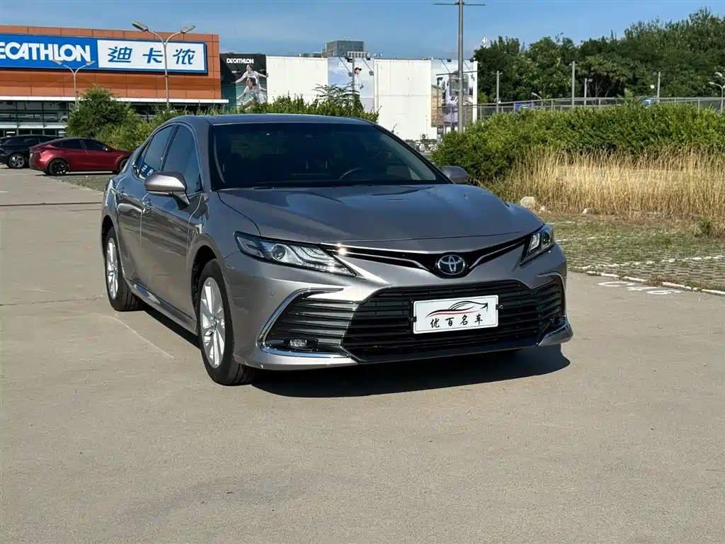 Toyota Camry 2023 — фото 3