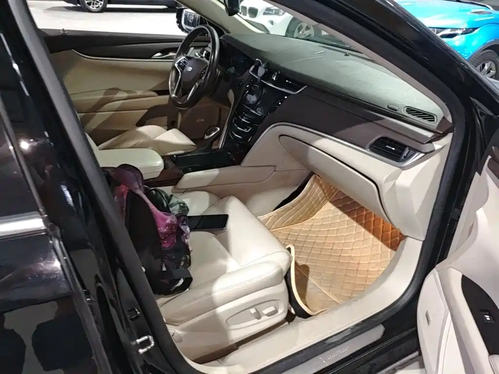 Cadillac XTS 2017 — фото 25