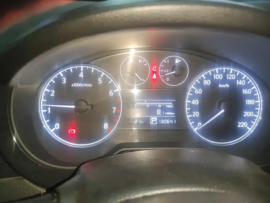 Nissan Tiida 2015 — фото 14