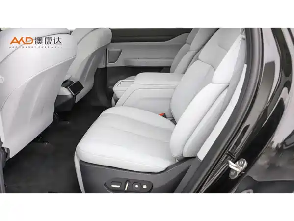 NIO ES8 2023