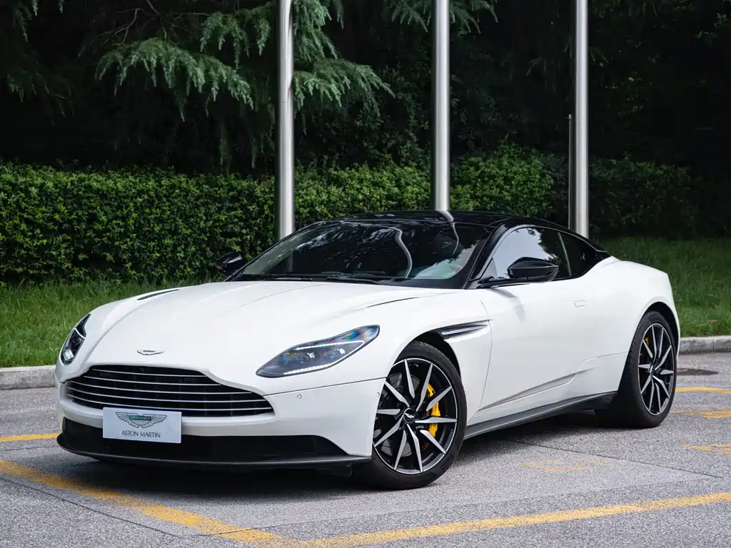 Aston Martin DB11 2019 — фото 4