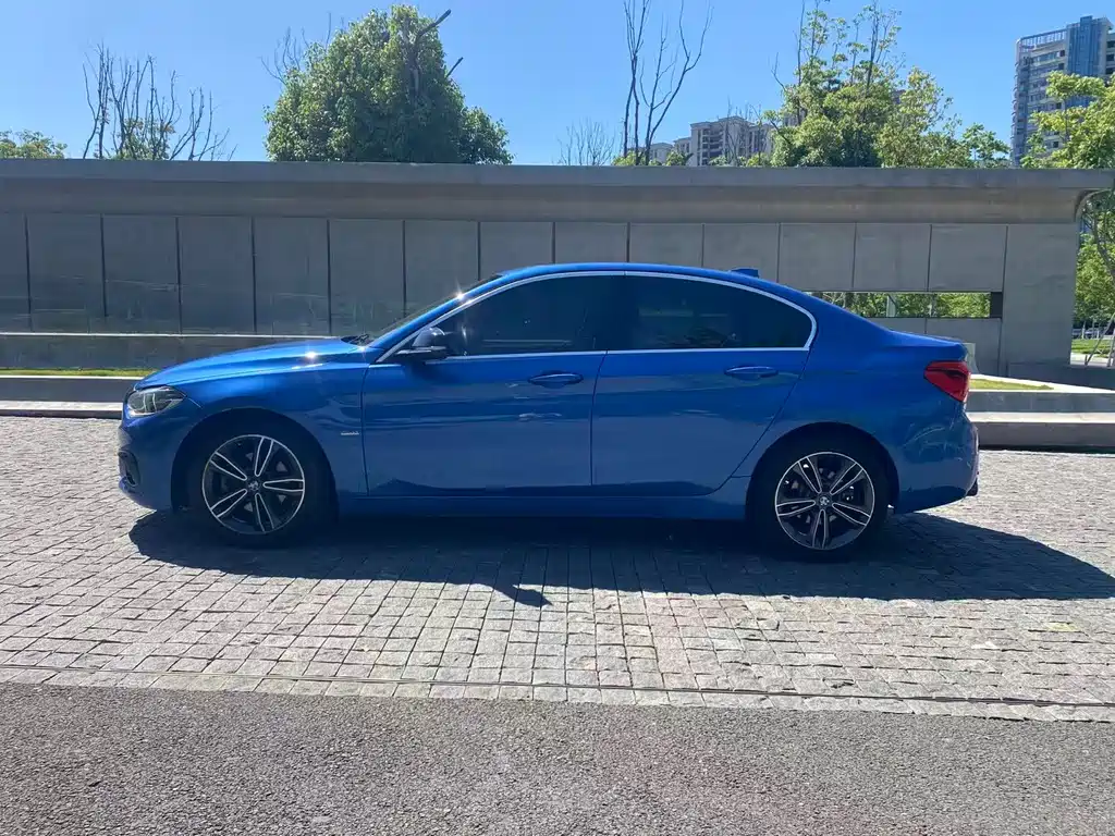 BMW 1 Series 2018 — фото 9