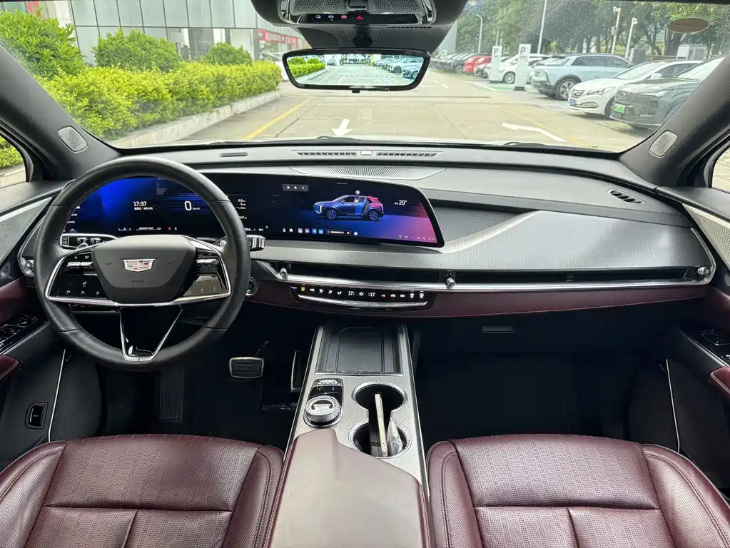 Cadillac XT5 2024 — фото 10