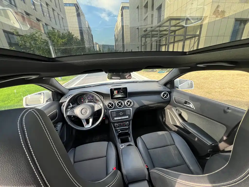 Mercedes-Benz A-Class 2016 — фото 11
