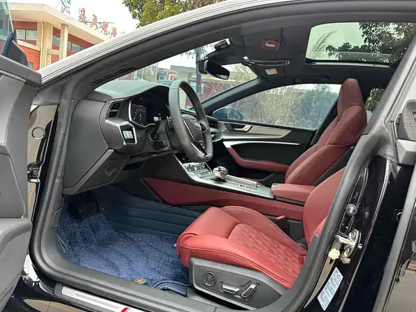 Audi A7L 2023