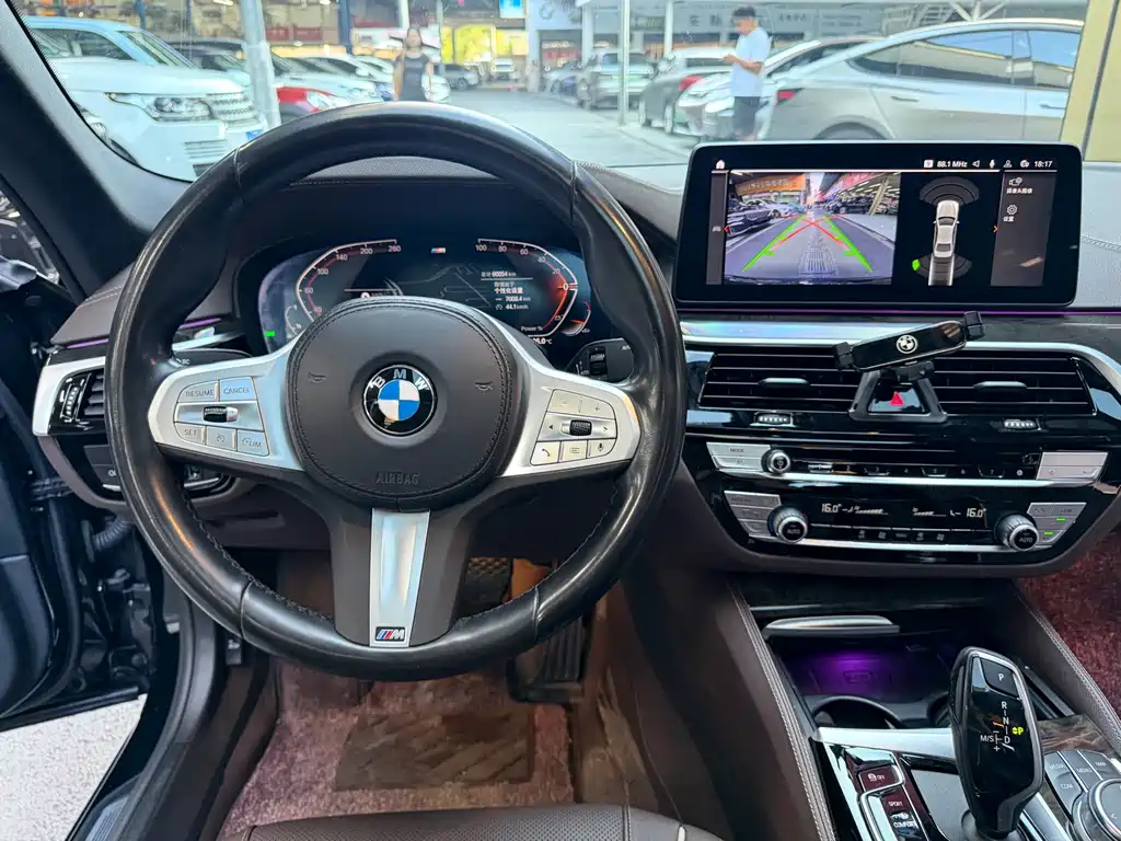 BMW 5 Series 2023 — фото 16