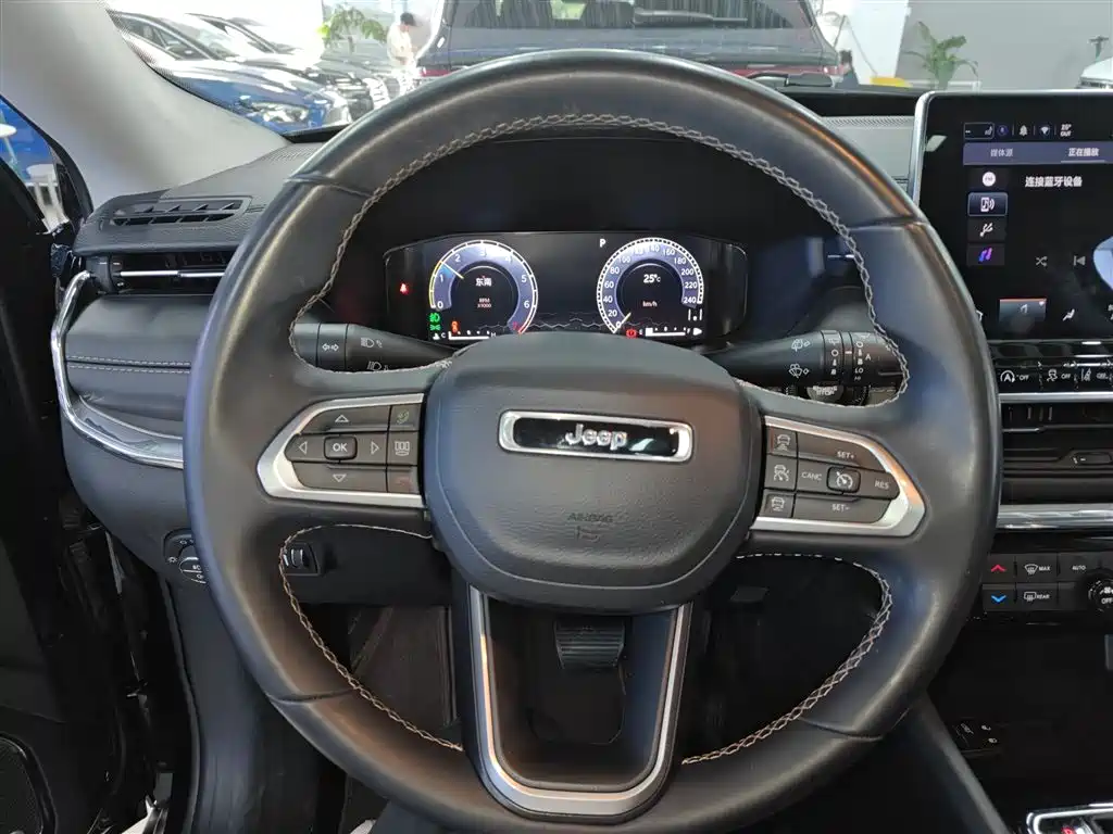 Jeep Compass 2021 — фото 11