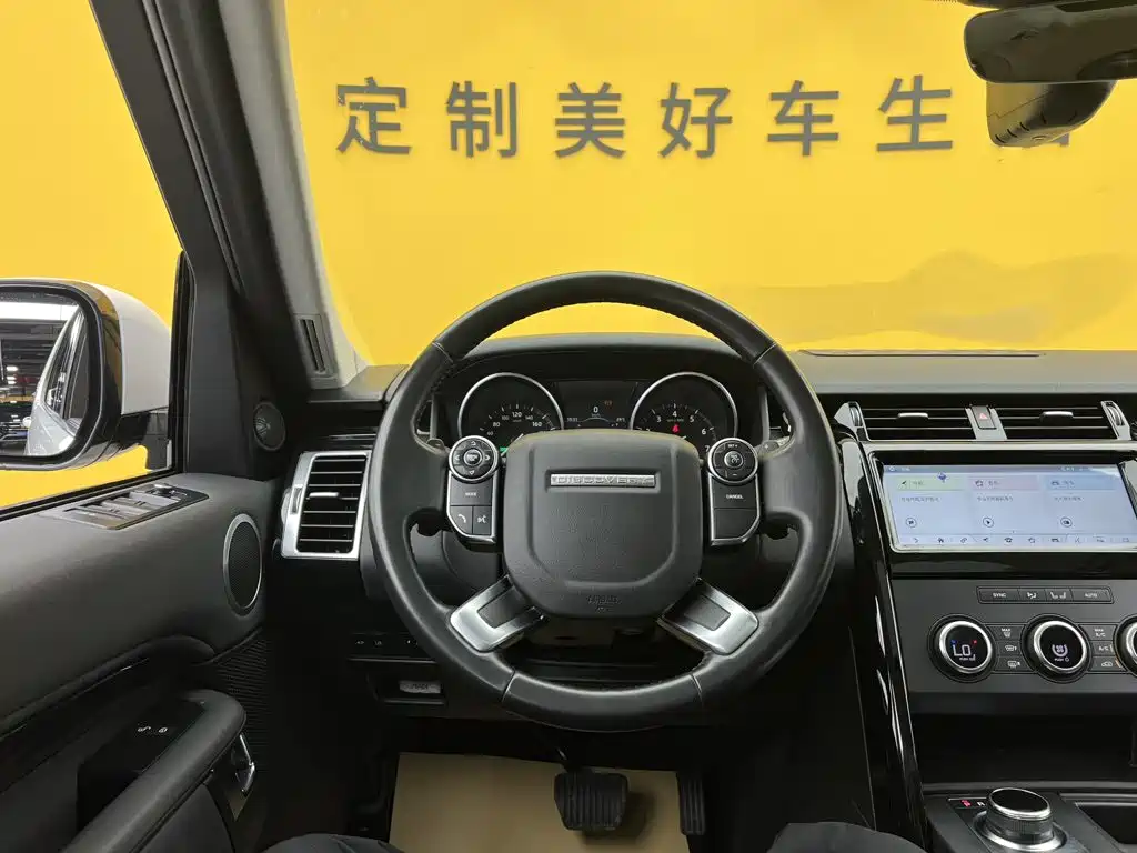 Land Rover Discovery 2018 — фото 24