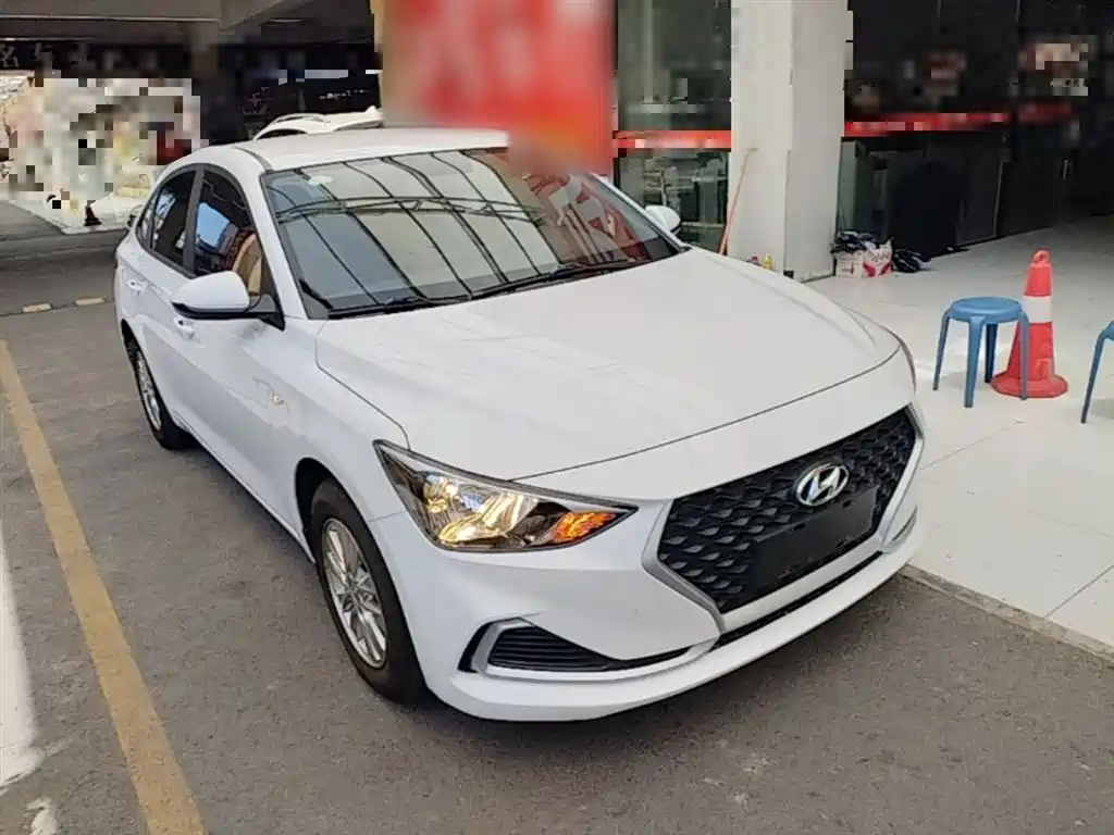 Hyundai Elantra 2020 — фото 4
