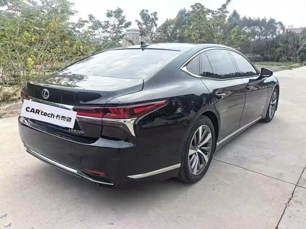 Lexus LS 2020 — фото 8