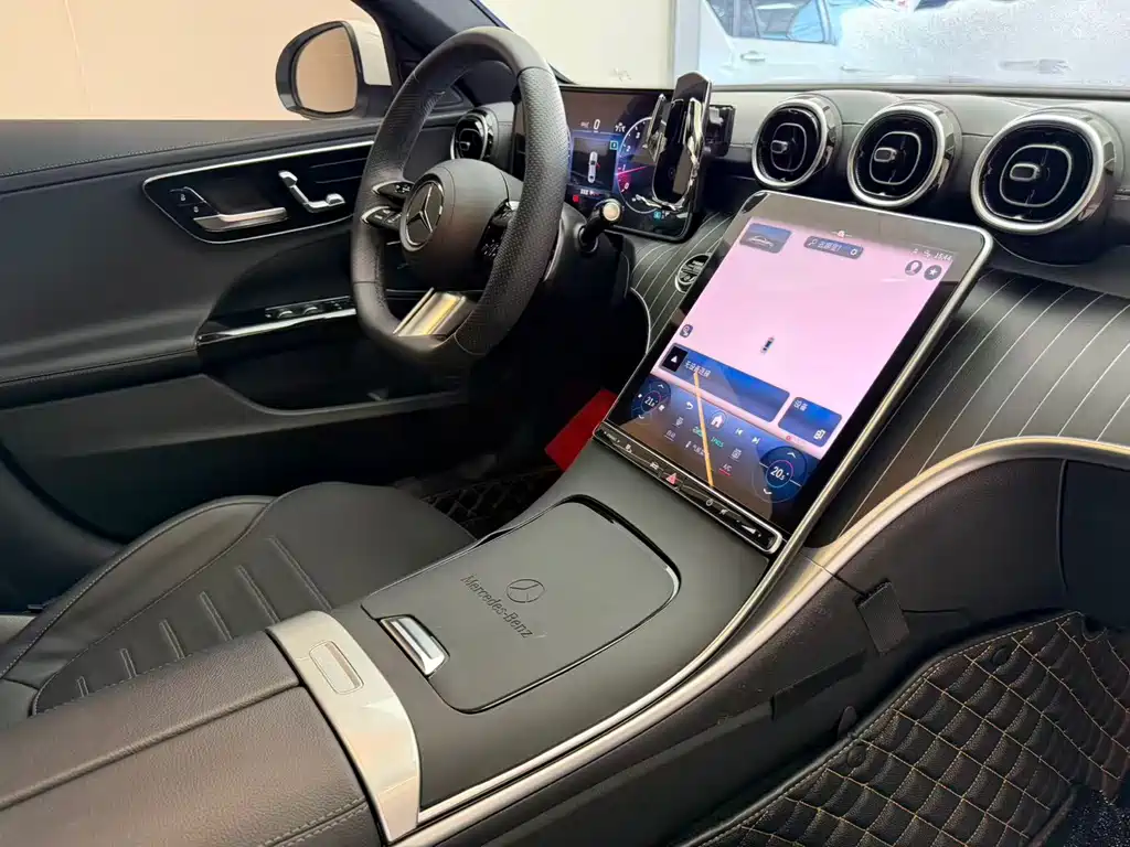 Mercedes-Benz C-Class 2023 — фото 14