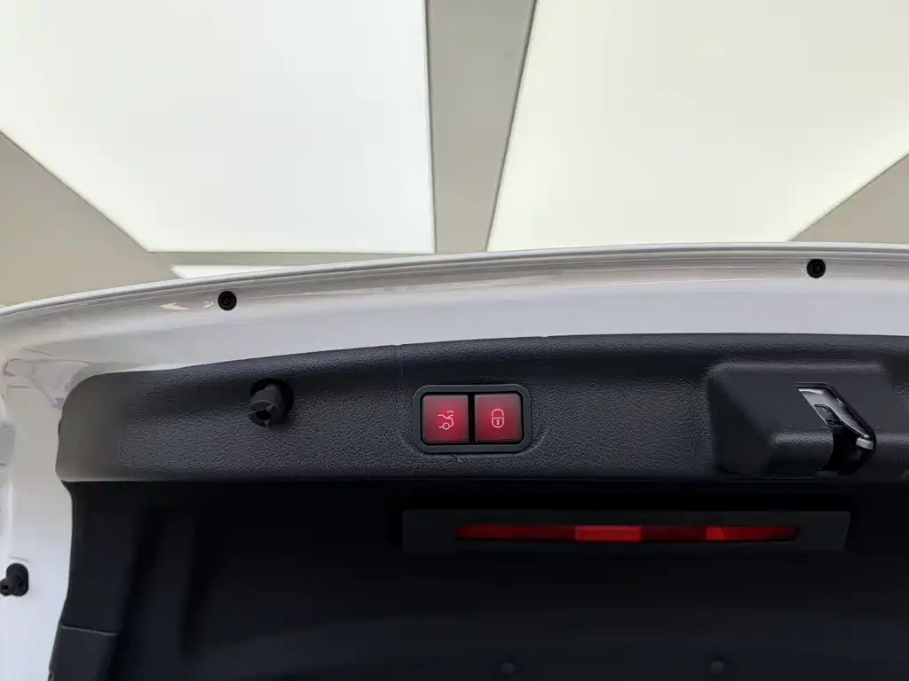 Mercedes-Benz C-Class 2023 — фото 17
