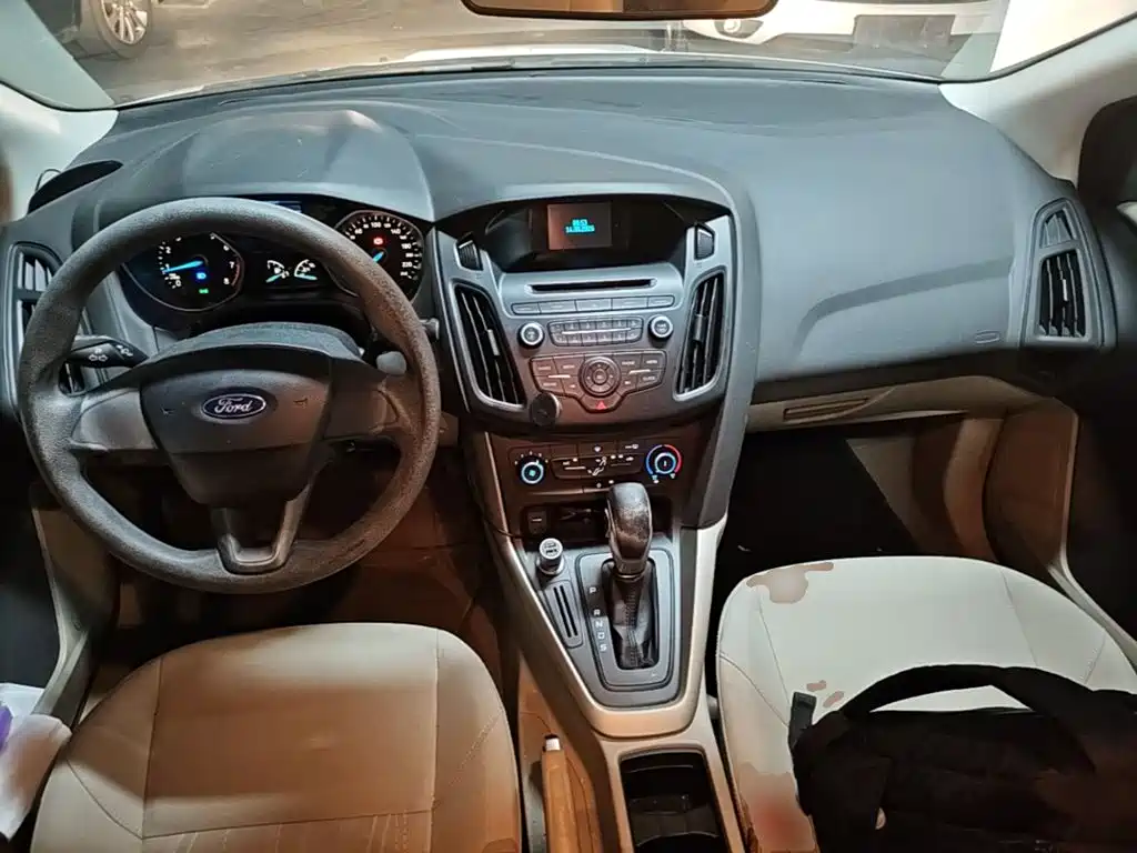 Ford Focus 2016 — фото 10