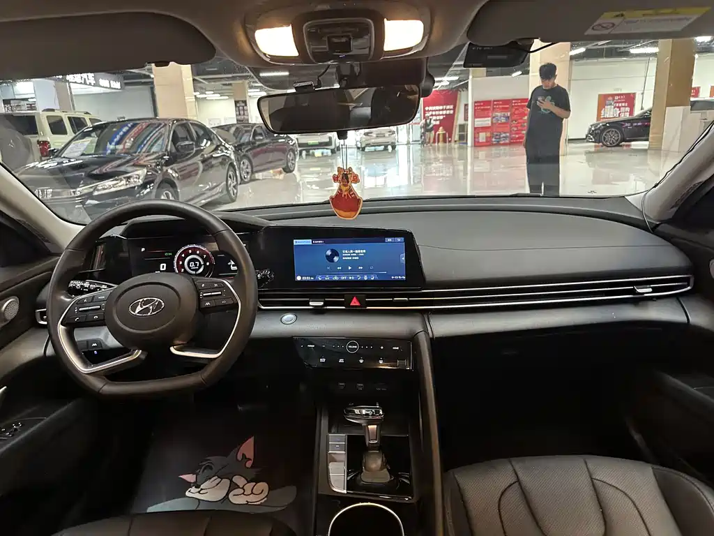 Hyundai Elantra 2021