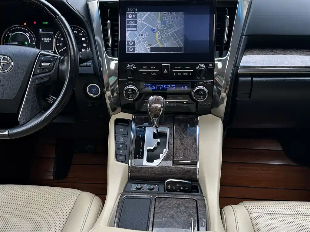 Toyota Vellfire 2021 — фото 15