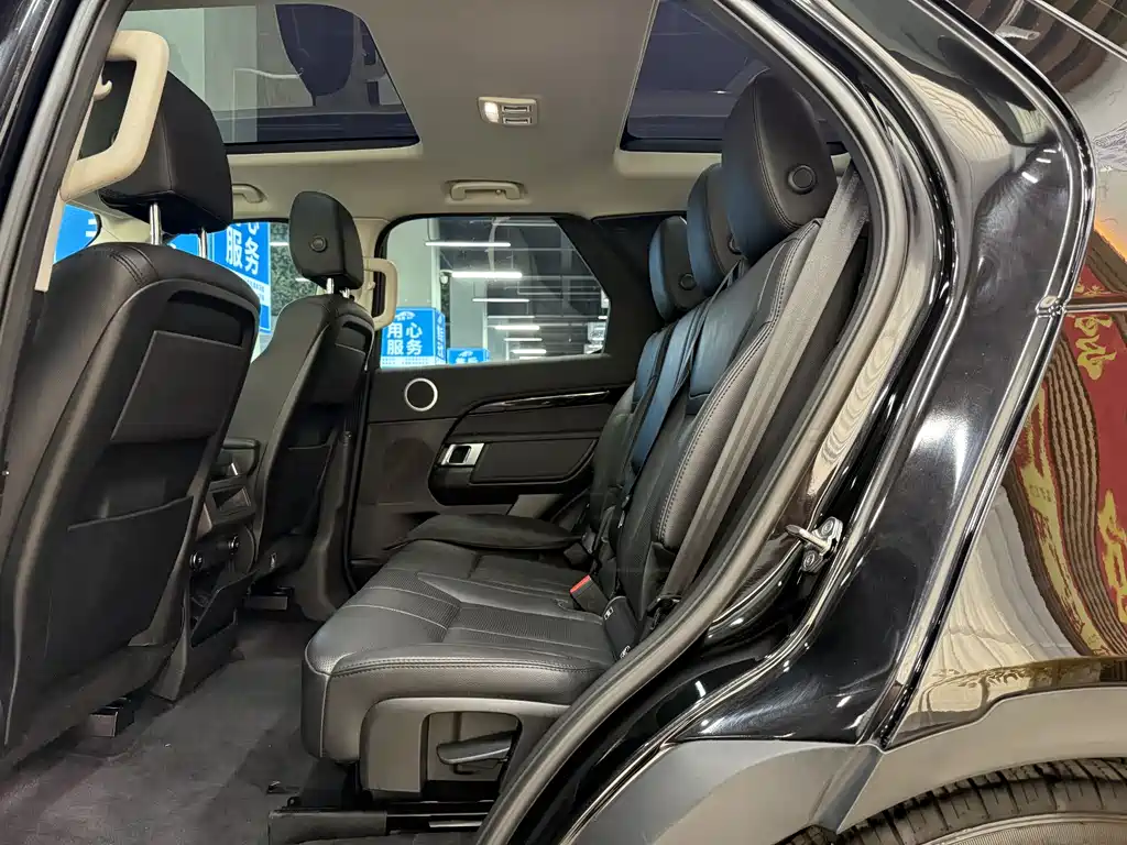 Land Rover Discovery 2019 — фото 11