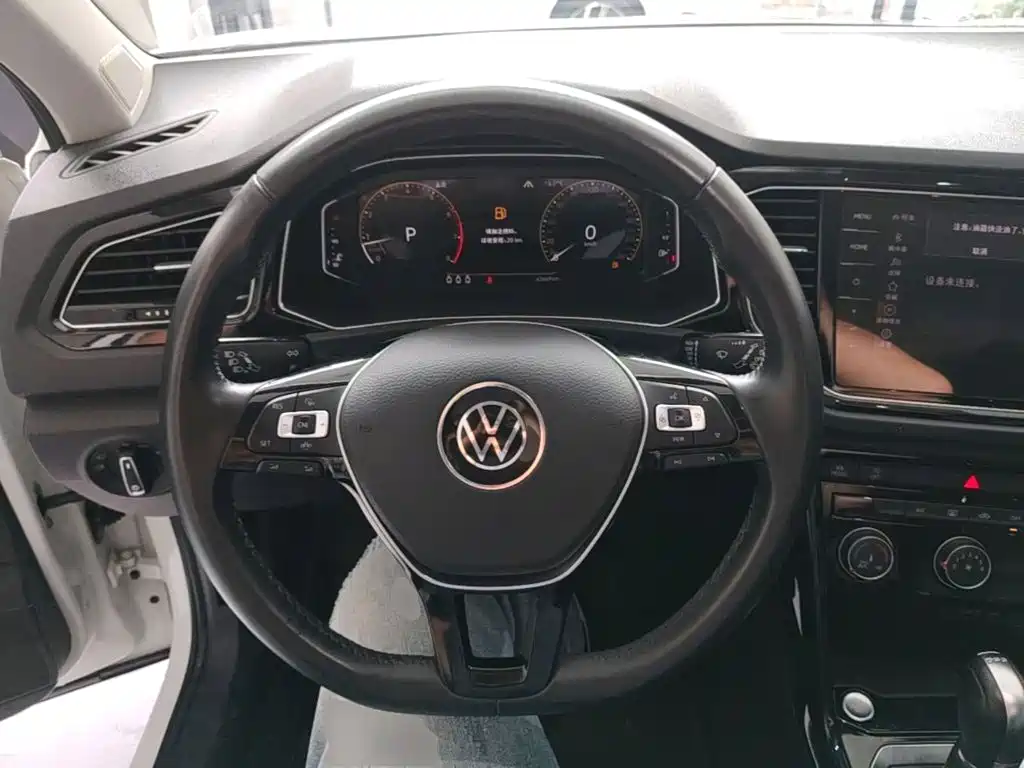Volkswagen T-Roc 2021 — фото 11