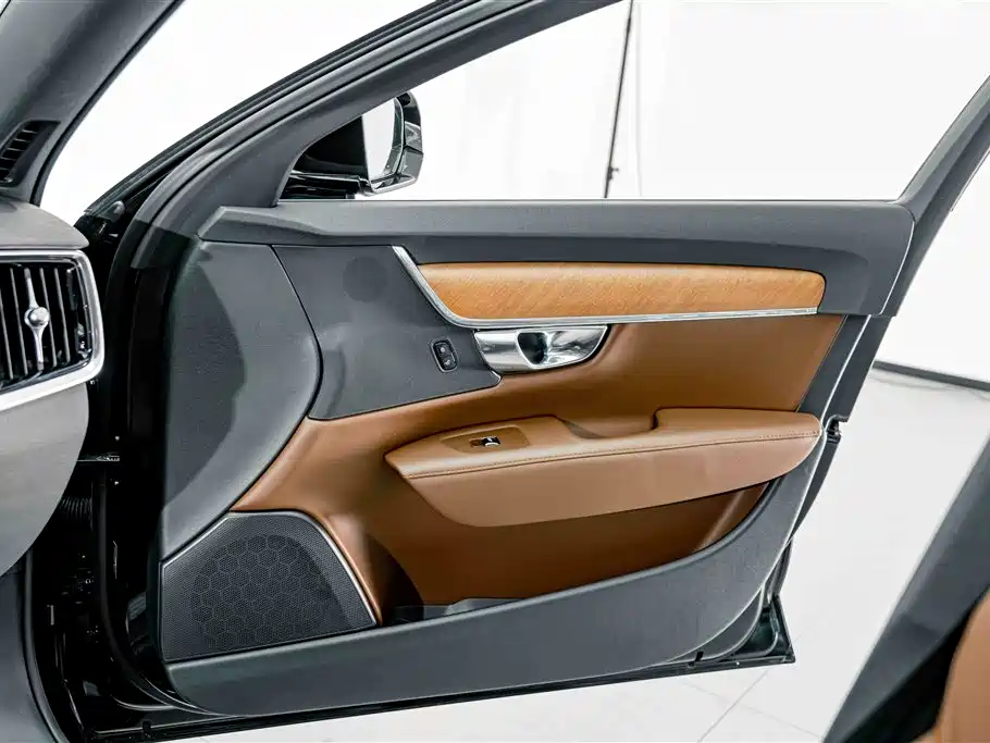 Volvo S90 2024 — фото 13