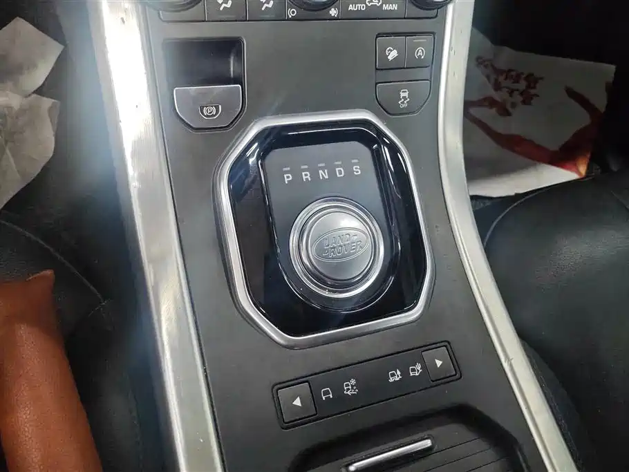 Land Rover Evoque 2018 — фото 16
