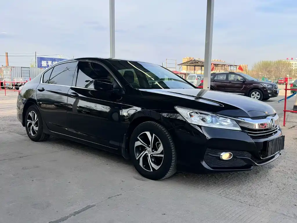 Honda Accord 2017 — фото 3