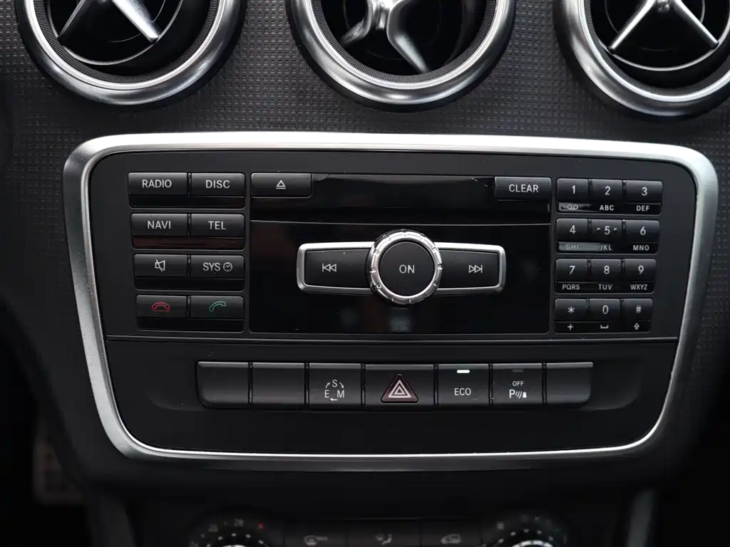 Mercedes-Benz A-Class 2015 — фото 13