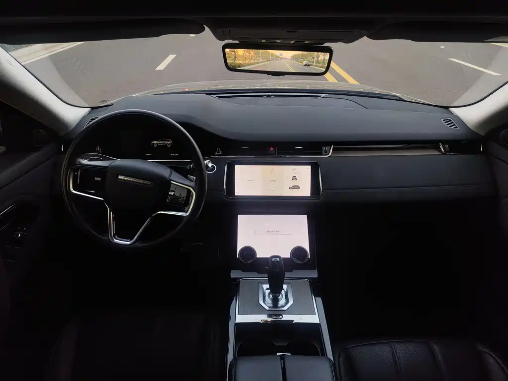 Land Rover Evoque 2023 — фото 10