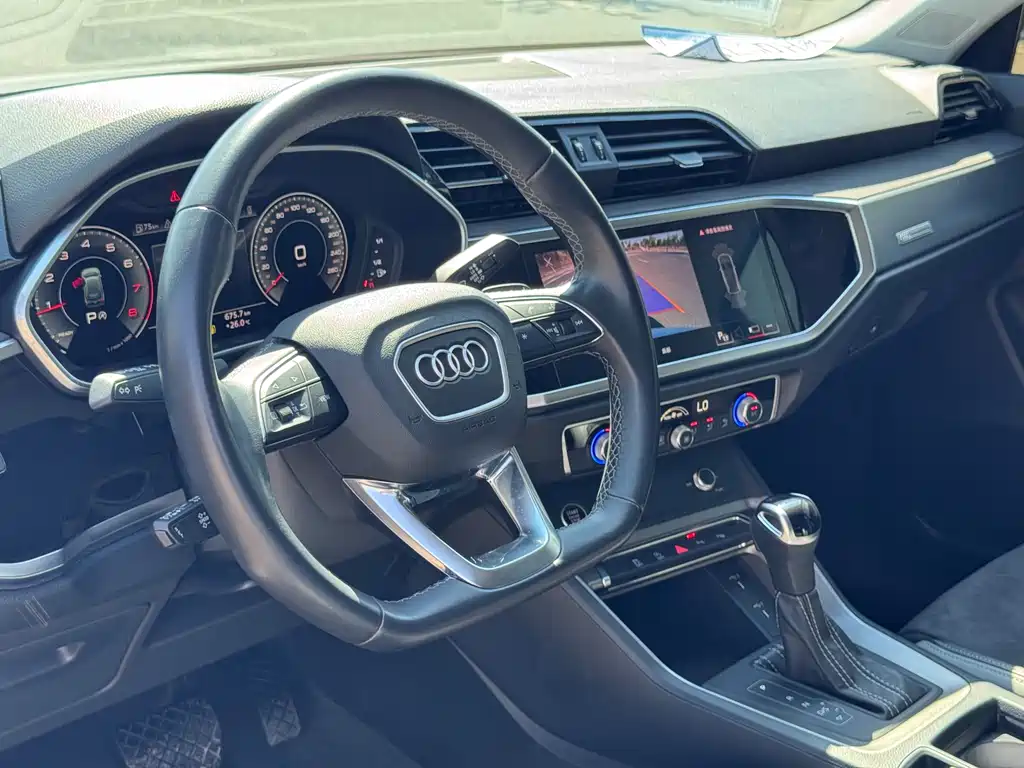 Audi Q3 2022 — фото 12