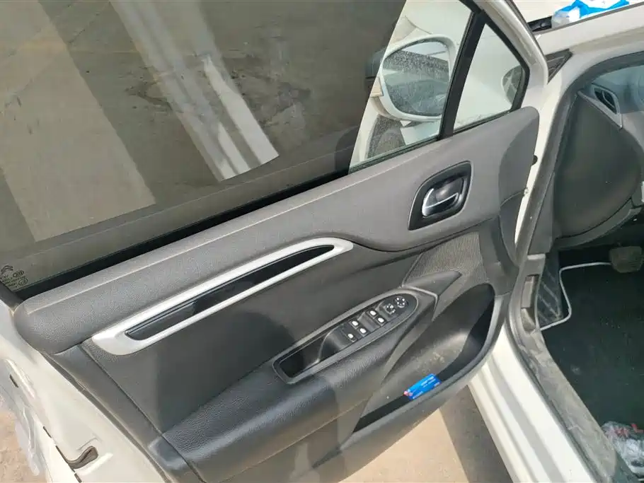 Citroen C4L 2015