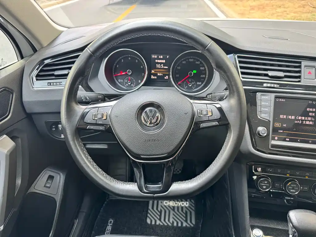 Volkswagen Tiguan L 2018 — фото 11