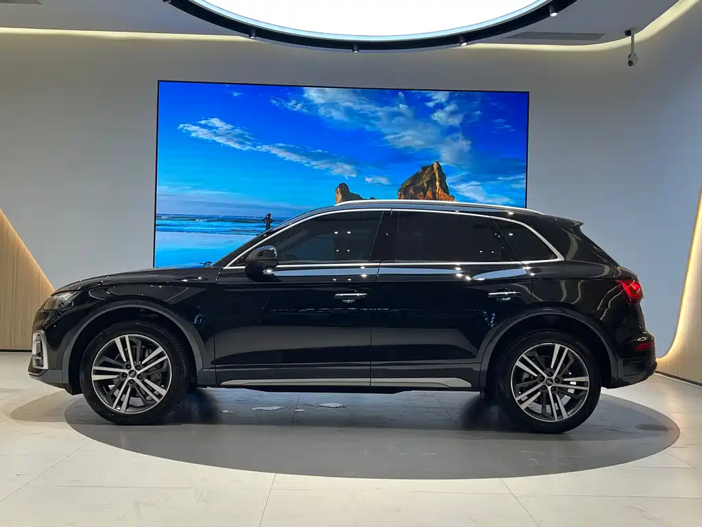 Audi Q5L 2022 — фото 2