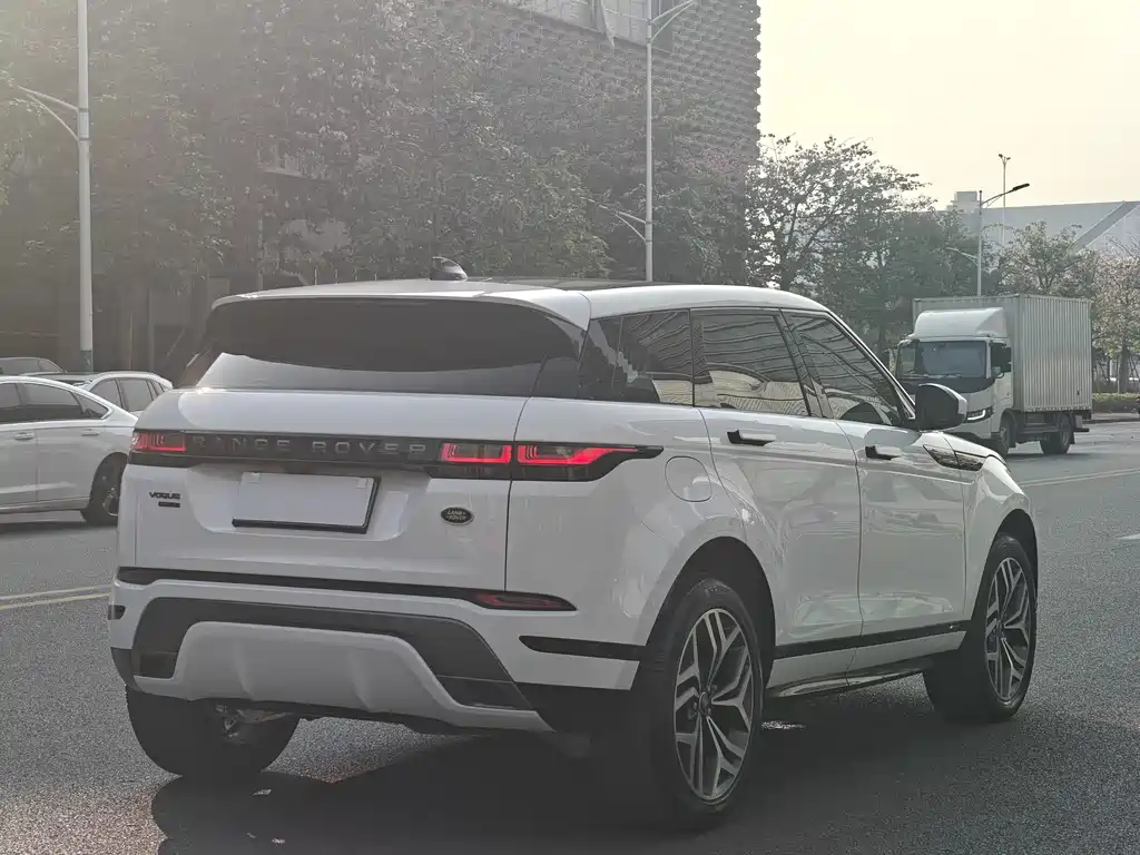 Land Rover Evoque 2021 — фото 4