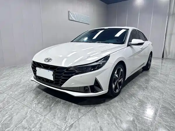 Hyundai Elantra 2023
