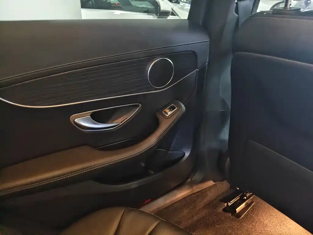 Mercedes-Benz C-Class 2020 — фото 13