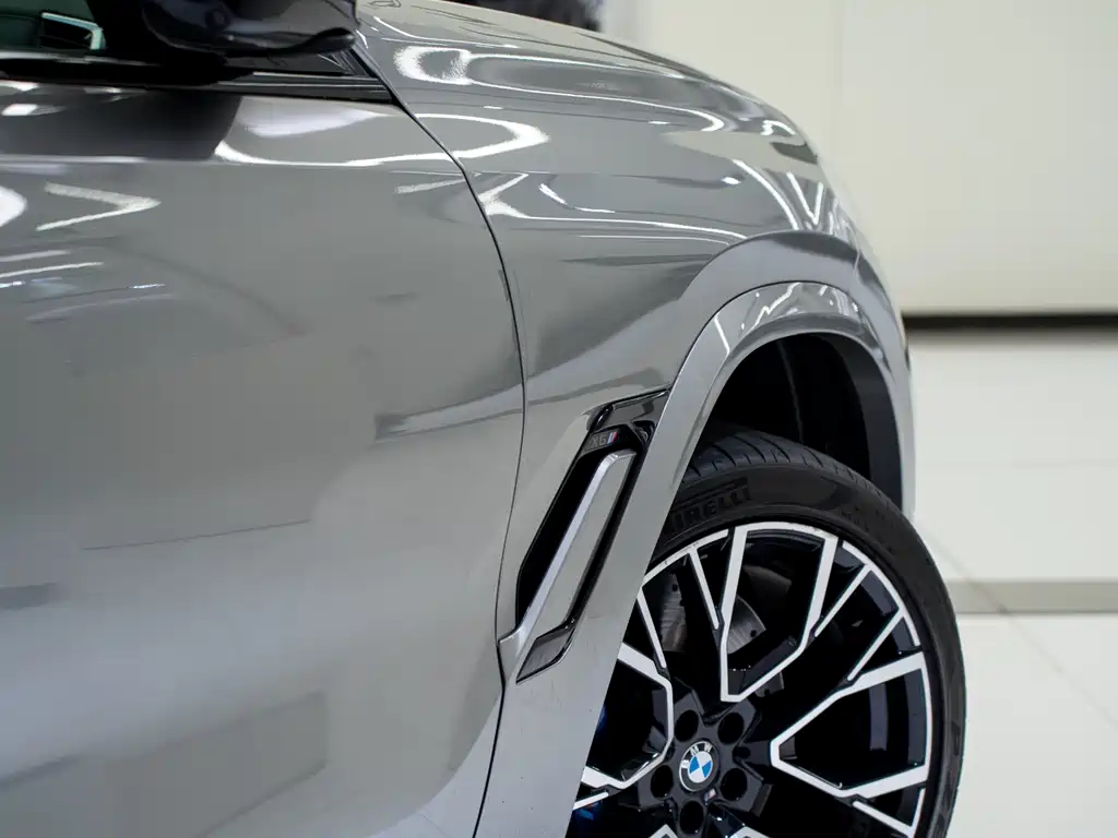 BMW X6 M 2023 — фото 14