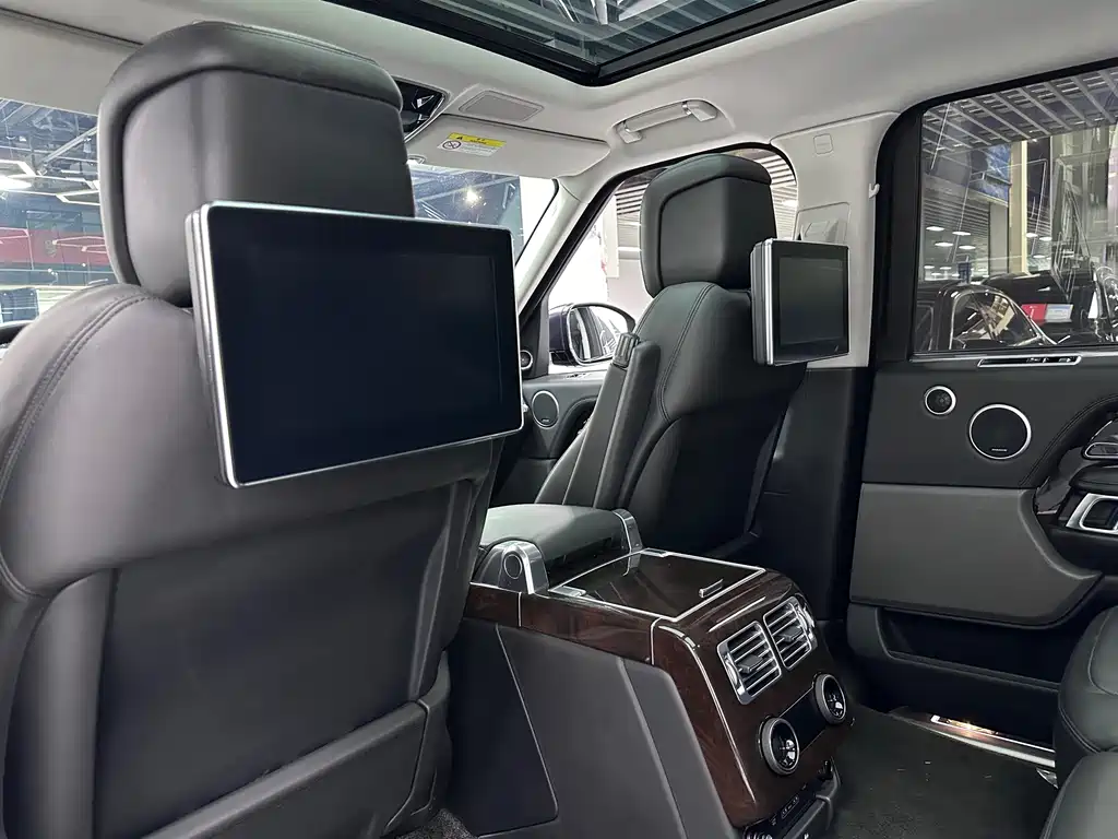 Land Rover Range Rover 2020 — фото 17
