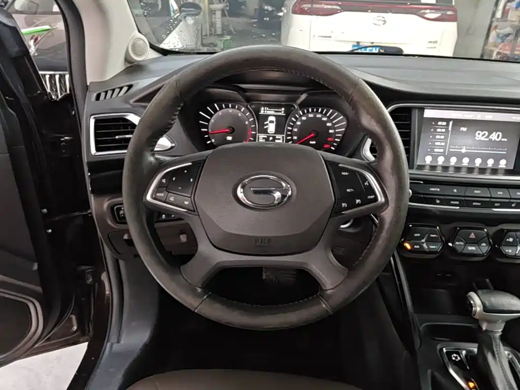 GAC Trumpchi GS4 2016 — фото 11