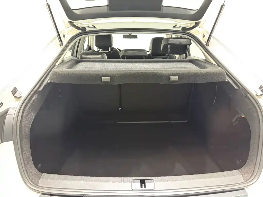 Skoda Octavia 2022 — фото 16