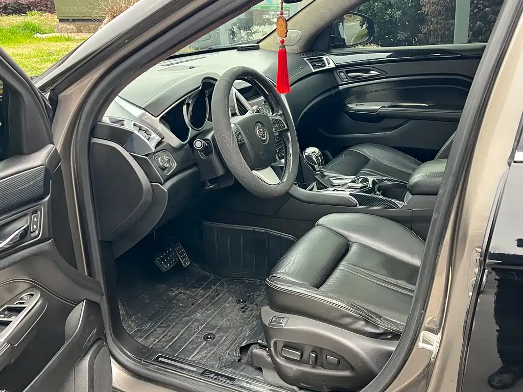 Cadillac SRX 2012 — фото 8