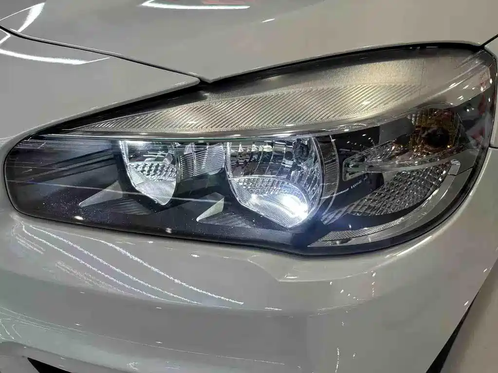 BMW 2 Series Active Tourer 2015 — фото 21