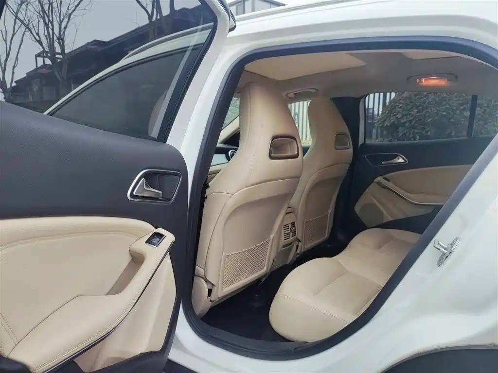 Mercedes-Benz GLA 2016 — фото 14